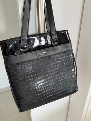 Doca Black Shoulder Bag like new, large capacity