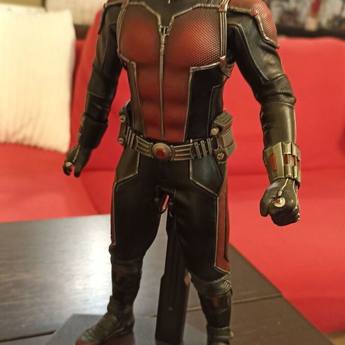 Hot Toys MMS308 Ant-Man Scott Lang Paul Rudd 1/6 Figure like new
