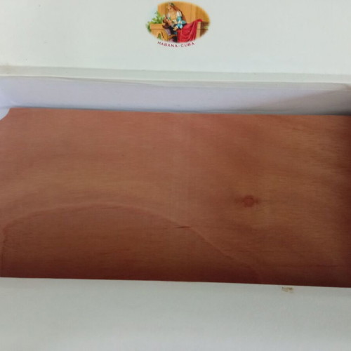 Romeo y Julieta Wide Churchills cigar box used, 25 cigars