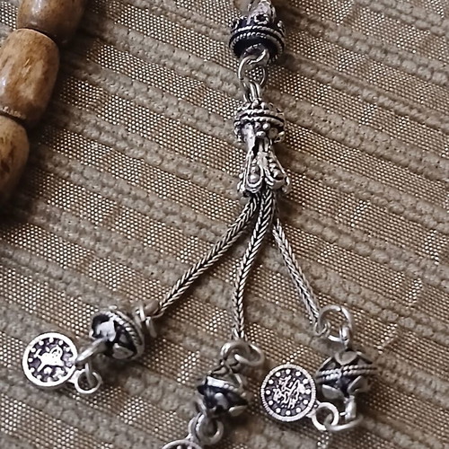 Worry beads made of bone used with oriental elements