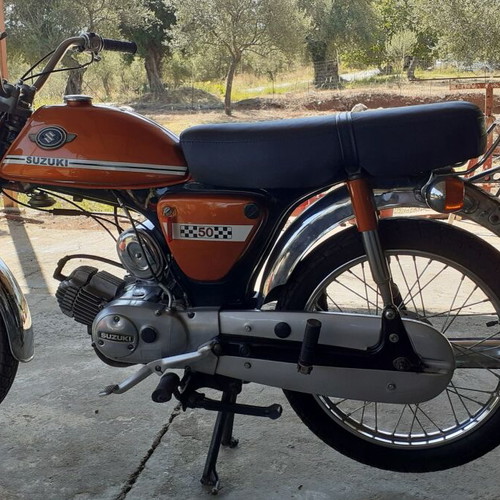 Suzuki AC 50 motorcycle like new, fully restored, 50 cc, manual