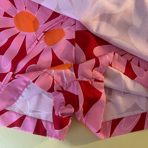 Skort red and pink floral size M like new