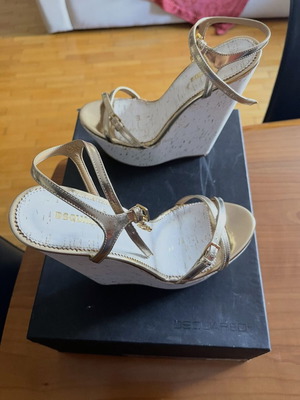 Dsquared2 platform sandals new, size 40, white multicolor