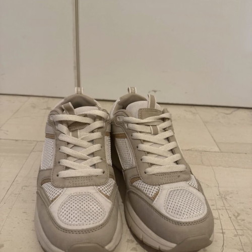 Athletic shoes like new, beige, size 38