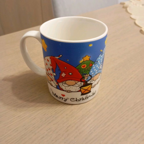 Christmas mug medium size like new