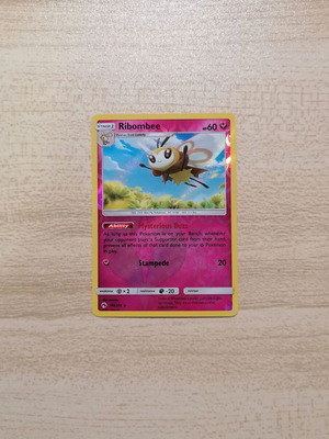Pokémon Ribombee Lost Thunder 146/214 Rare Reverse Holo card new
