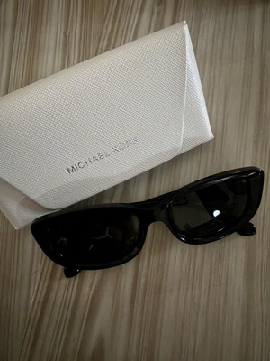 Γυαλιά ηλίου γυναικεία Michael Kors μαύρα σαν καινούργια