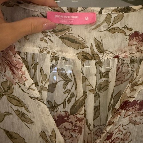 Asymmetric shirt with flowers Pink Woman like new