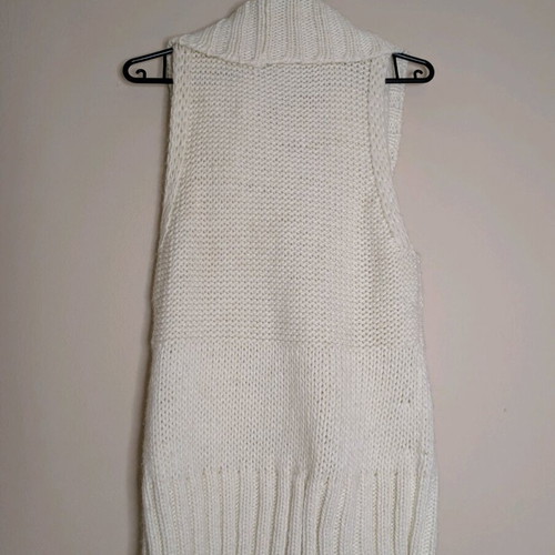 White knitted cardigan vest s.Oliver size M like new