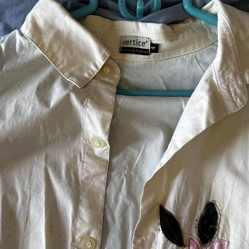 Vertice women's shirt 4XL used, off-white with embroidery