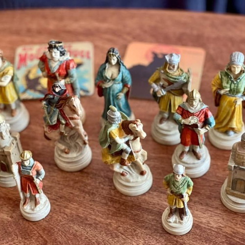 DeAgostini The Battle of Camelot collectible chess set like new