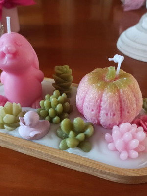 Wax treats new, handmade scented candles
