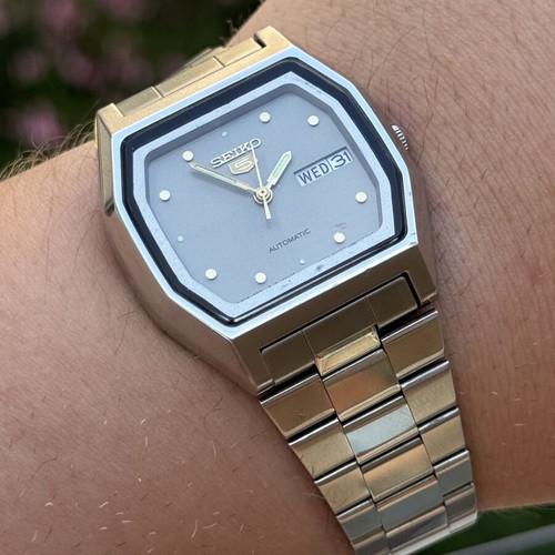 Seiko 5 Automatic Steel Watch like new, gray