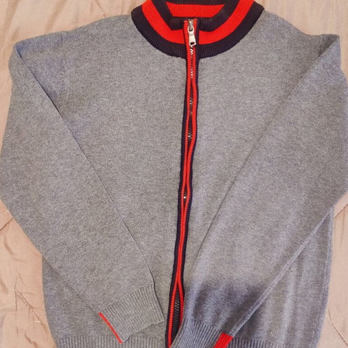 Boys' gray zip-up jacket like new, 12 years old