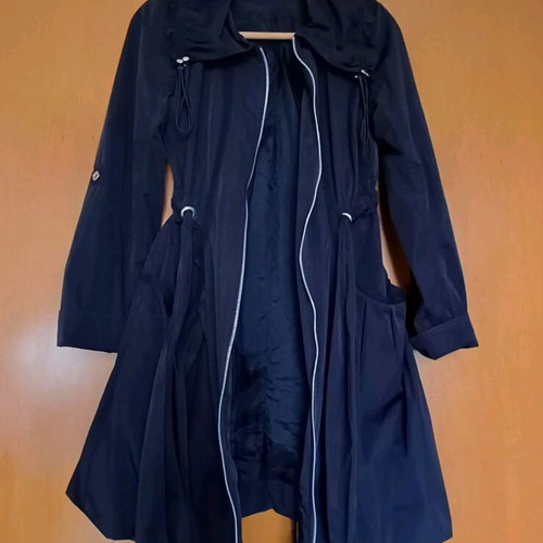 Black midi coat Viva avant-garde design with balloon, like new, size M