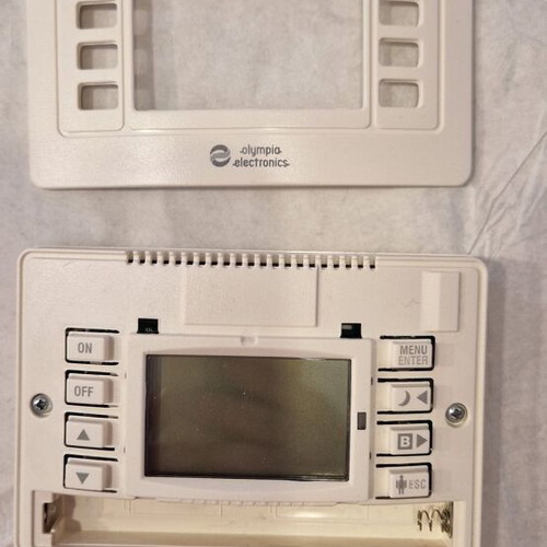 Olympia Electronics BS-813 Digital Programmable Room Thermostat like new