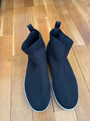 André μαύρα υφασμάτινα sneakers-κάλτσα με λευκές σόλες, μέγεθος 40