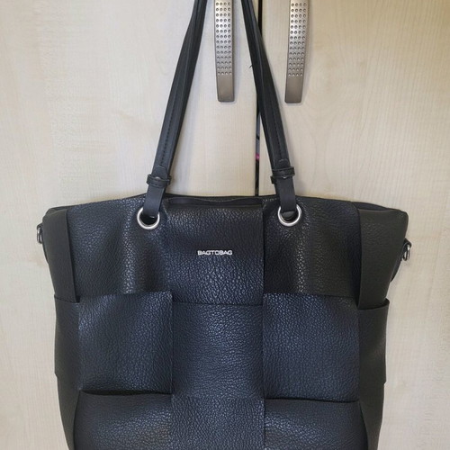 OPPORTUNITY Shoulder Bag