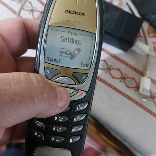 Nokia 6310i gold used, functional
