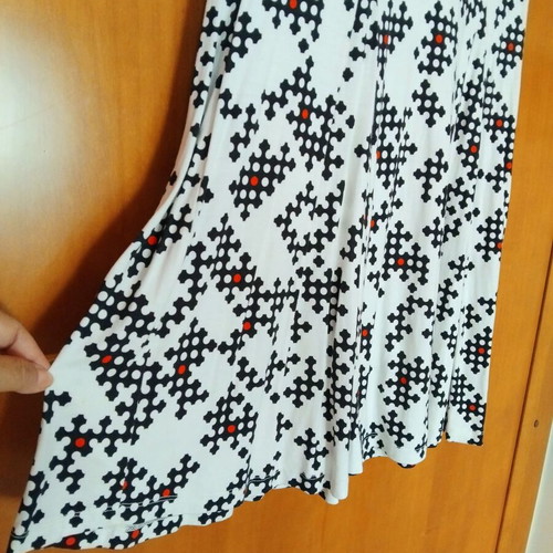 Sleeveless dress like new, black and white with red details, cotton