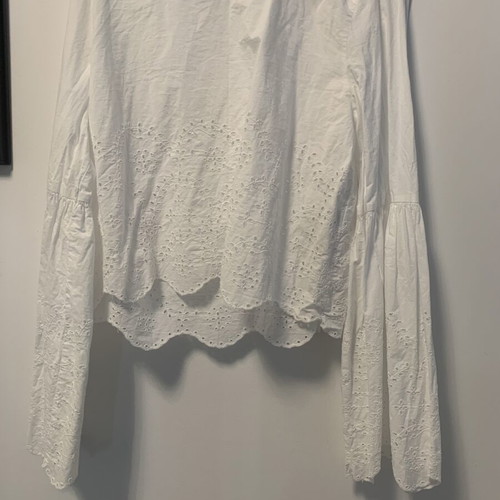 Cropped blouse Zara size L with broderie anglaise and bell sleeves like new