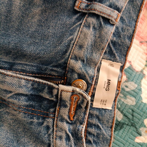 Mango denim shorts like new, size 38, blue with embroidery