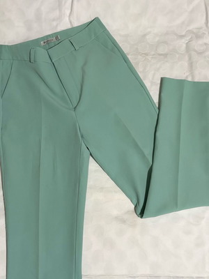 Stradivarius παντελόνι ψηλόμεσο slim βεραμάν σαν καινούργιο, νούμερο 32