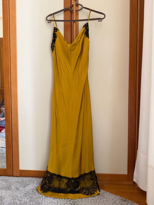 Maxi satin φόρεμα με δαντέλα Twinset σαν καινούργιο, κίτρινο