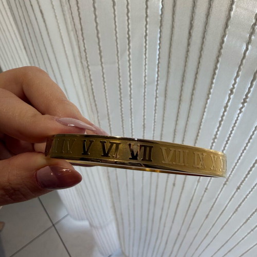 Vintage stainless steel gold bracelet like new