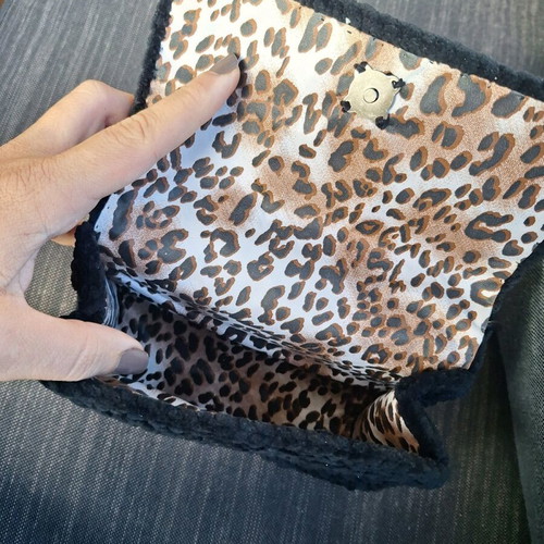Handmade black knitted shoulder bag used with strass