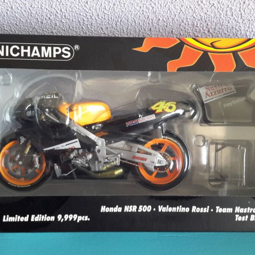 Minichamps Valentino Rossi GP500-2000 Honda Test Bike 1:12 model