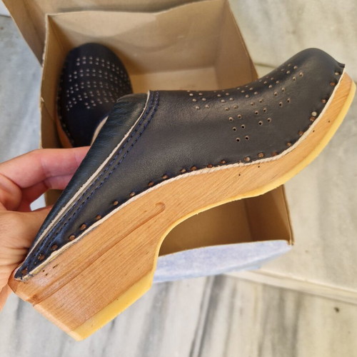 Bastad Original Swedish Clogs size 38 new, blue leather