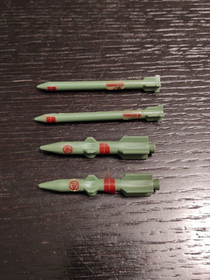 G.I.Joe Ammo Dump Unit with 2 Rockets and 2 Missiles used, Hasbro 1985