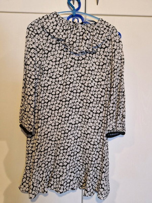 Mini dress Zara new with frill collar and black detail