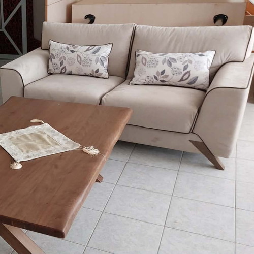 Sofa set like new with solid oak coffee table and cushions