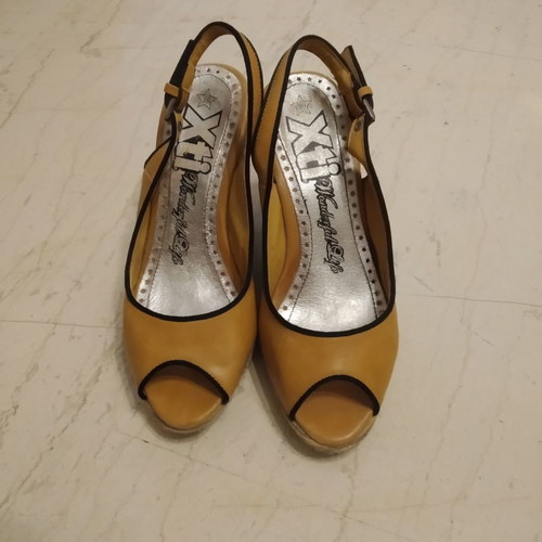 Platform shoes slightly used size 39 in orange-tan color