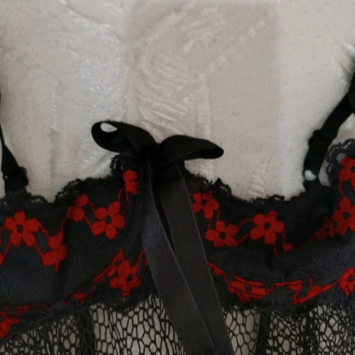 Lingerie black like new, mesh with cup and bow, S-M