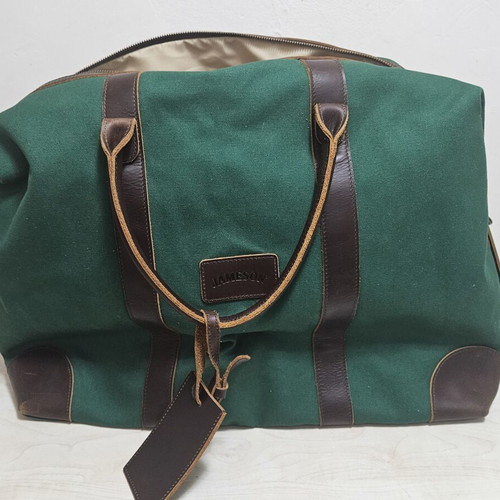 Jameson travel bag like new, green, with two compartments and strap