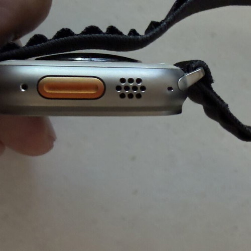 Apple Watch Ultra 2 σαν καινούργιο με αυθεντικά λουράκια και κουτί