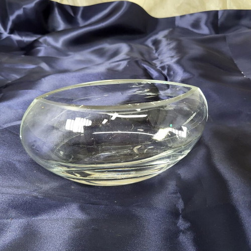 Set of 2 Minimal Crystal Bowls Vases like new (20cm)