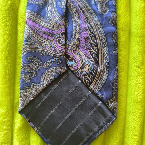 Men's silk Italian tie like new, colorful