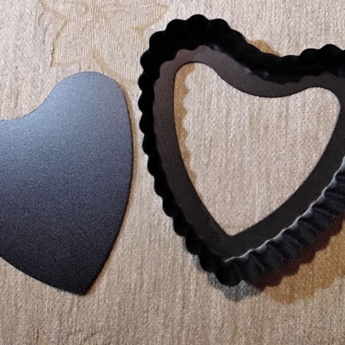 Heart-shaped tart baking pan new, detachable