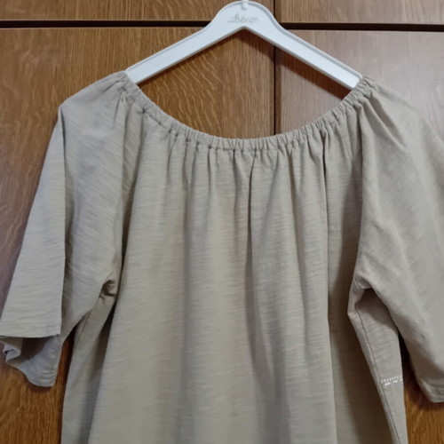 Julia Bergovich summer blouse beige size S new, 100% cotton
