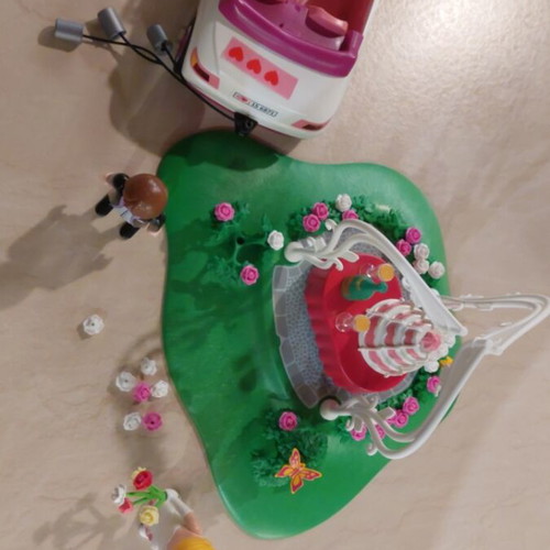 Playmobil City Life newlyweds like new