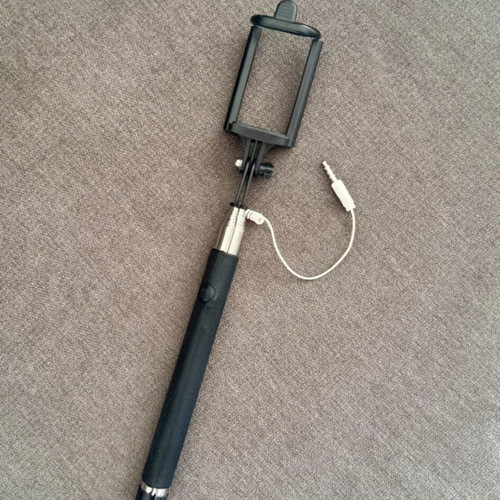Selfie stick for mobile phone like new