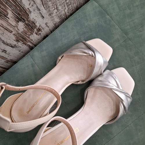 White and silver leather sandals size 37 with platform heel