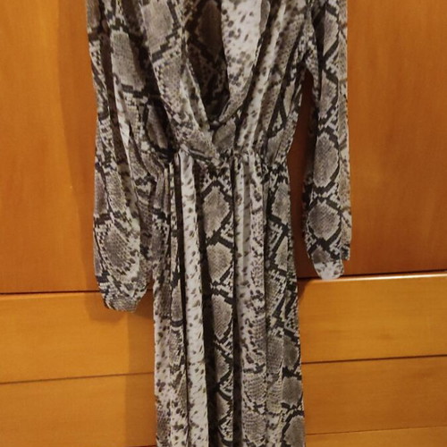 Dress modern with elastic waist like new, black and gray