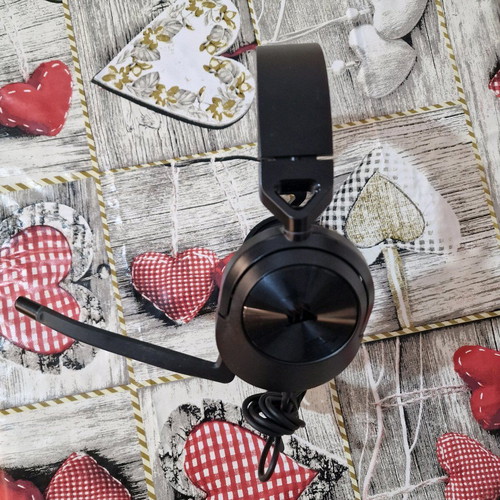 Gaming Headset Corsair HS55 like new without ear pads