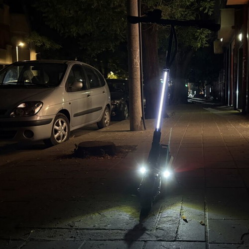 Vsett 8 electric scooter with 15.6 Ah battery