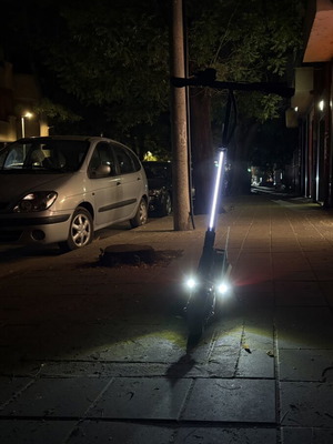 Vsett 8 electric scooter with 15.6 Ah battery